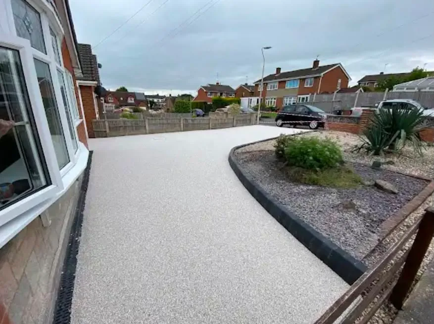 Silver resin bound driveway