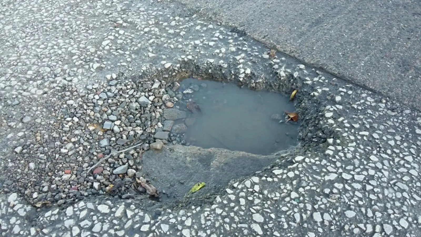 Pothole Repairs work carried out by Bespoke Paving